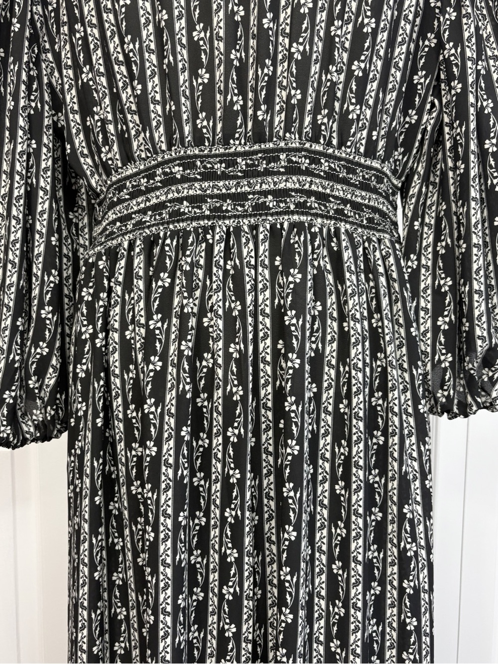 Max Studio London Black & White Print Sheer V-Neck Puff Sleeve Maxi Dress - Picture 15 of 16